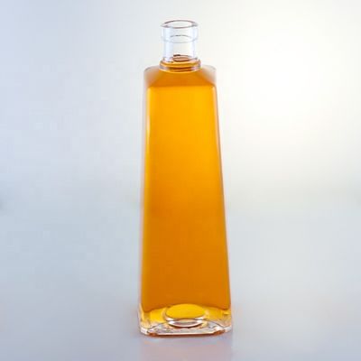 Logo personalizzato Vetro trasparente Bottiglia di whisky da 750 ml con sughero e forma quadrata