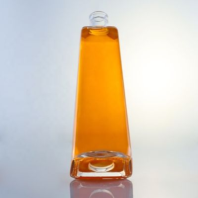 Logo personalizzato Vetro trasparente Bottiglia di whisky da 750 ml con sughero e forma quadrata