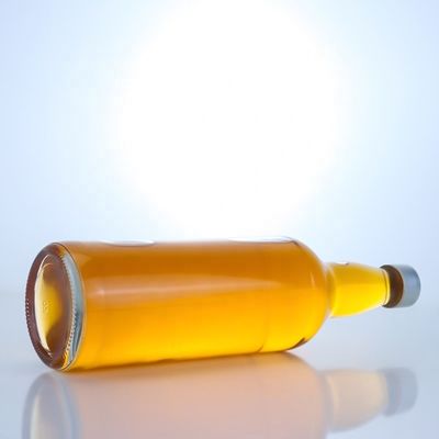 SCREW CAP Logo personalizzato 500ml 700ml Tequila trasparente Flint Whisky Vodka Bottiglia di vetro