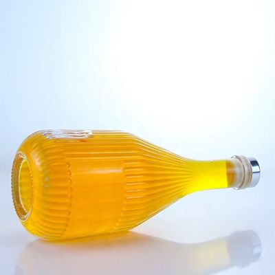 Flint Glass 500ml 750ml 1000ml bottiglia di vodka a forma speciale con logo personalizzato