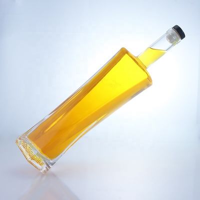 500 ml 750 ml 1000 ml Bottiglia di vetro trasparente con tappo a vite Materiale di base per bevande industriali Vetro