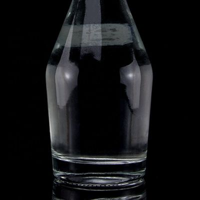 Stampaggio a caldo 700 ml 750 ml bottiglia di vetro personalizzata per whisky gin vodka rum liquore