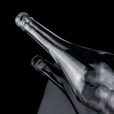 Stampaggio a caldo 700 ml 750 ml bottiglia di vetro personalizzata per whisky gin vodka rum liquore