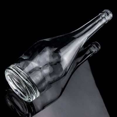 Stampaggio a caldo 700 ml 750 ml bottiglia di vetro personalizzata per whisky gin vodka rum liquore