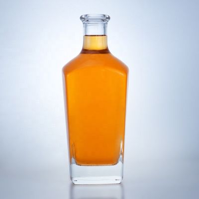 Manipolazione a caldo della superficie Colore chiaro o personalizzato Bottiglia di vetro 750 ml Rum Vodka Liquor