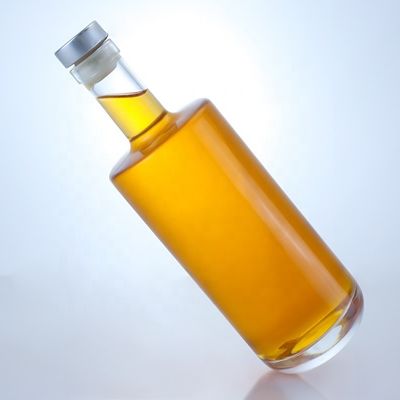 Bottiglia trasparente in vetro con sughero per whisky vodka tequila gin rum 500 ml/700 ml