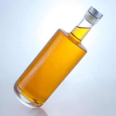 Bottiglia trasparente in vetro con sughero per whisky vodka tequila gin rum 500 ml/700 ml