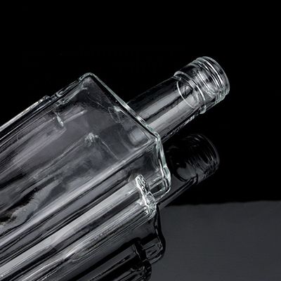 500 ml 700 ml 750 ml Bottiglia di vetro di pietra per champagne Gin Rum trasparente e in rilievo