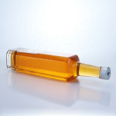 500 ml 750 ml di bottiglie quadrate di whisky vodka per tequila a vite bottiglie di liquore in vetro