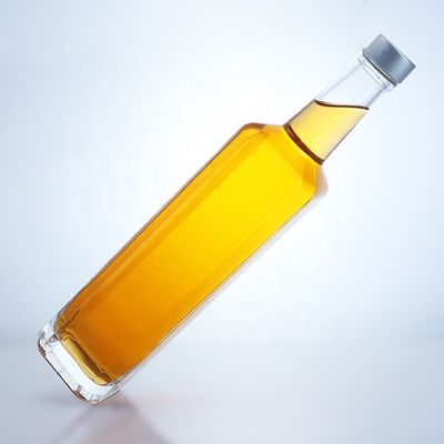 500 ml 750 ml di bottiglie quadrate di whisky vodka per tequila a vite bottiglie di liquore in vetro