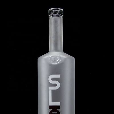 Tipo di tenuta di sughero 750ml 1000ml Decal ghiacciato Chiara bottiglia di vetro di pietra per Gin Rum Champagne Tequila Whisky Logo personalizzato