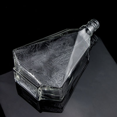 Bottiglia di vetro di pietra trasparente a fondo spessa per gin whisky rum tequila e brandy 2022 Design