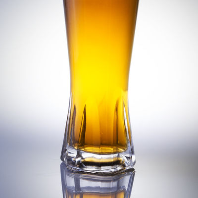 Bottiglia di vetro personalizzata da 750 ml Peso Materiale di base Vetro 500 ml Bottiglia di liquore di vetro per whisky