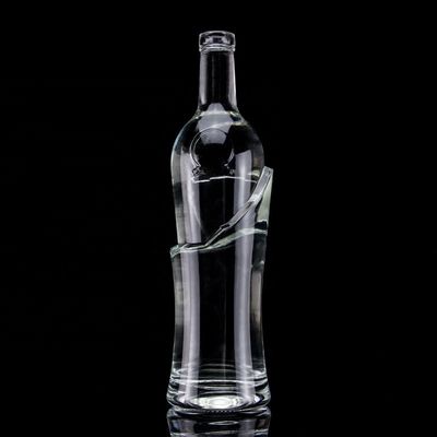 Bottiglia di vetro Super Flint 750 ml con tappo a vite per VODKA personalizzata in rilievo