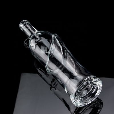 Bottiglia di vetro Super Flint 750 ml con tappo a vite per VODKA personalizzata in rilievo