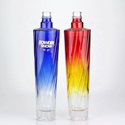 Bottiglia in vetro quadrato blu da 750 ml con colore a gradiente e tappo a vite