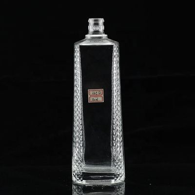 Bottiglia di liquore vuota in vetro intagliata 500 ml 750 ml per alcolici distillati di alta qualità