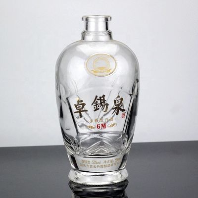Tipo di tenuta in vetro CROWN CAP 500 ml 750 ml Bottiglia di Ginseng da liquore medicato
