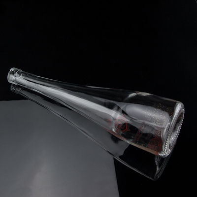 Stampa a schermo a forma di cono Vodka Whisky Liquor Bottiglia di vetro 750 ml con vetro Super Flint