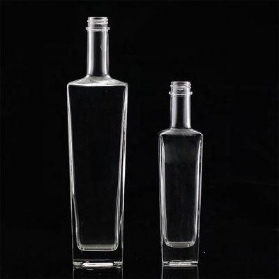 Bottiglia di vetro trasparente o personalizzata 250ml 500ml 700ml 750ml Bottiglia di liquore in vetro quadrato