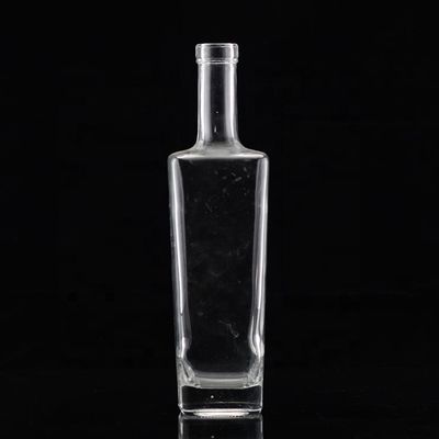Bottiglia di vetro trasparente o personalizzata 250ml 500ml 700ml 750ml Bottiglia di liquore in vetro quadrato